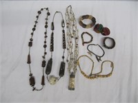 WOOD & BEAD TYPE JEWELRY