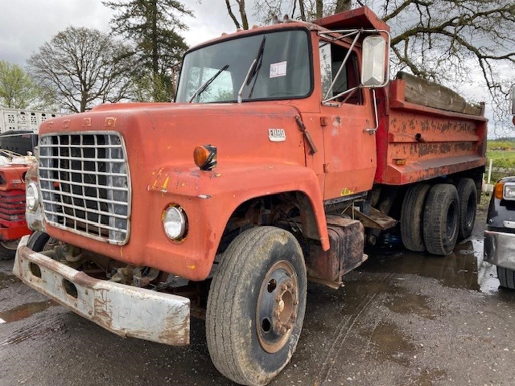 '71 Ford 8000 Dump Truck,CAT 3208 V8 diesel,Titled