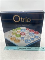 NEW Otrio 3 in a Row Board Game