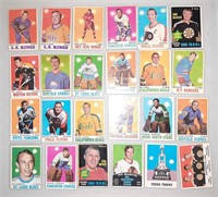 Lot of 24 1970-71 O-Pee-Chee Hockey cards