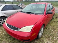 RED 2007 FORD FOCUS HAS KEYS