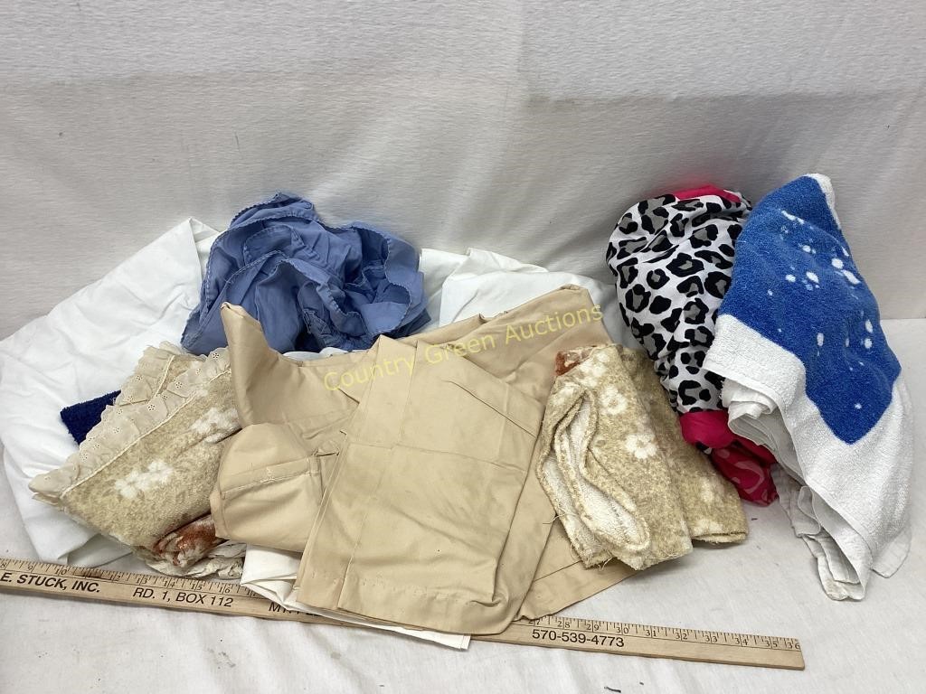 Assorted Linens & Towels