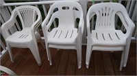 7 Plastic Outdoor Chairs