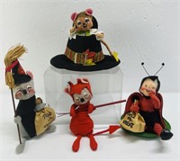 Set of 4 mouse Halloween decorations. Mouse