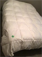 down filled queen comforter