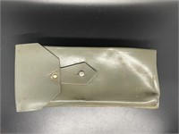 LEATHER MAG POUCH
