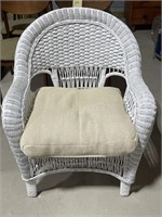 Wicker side chair with coushion