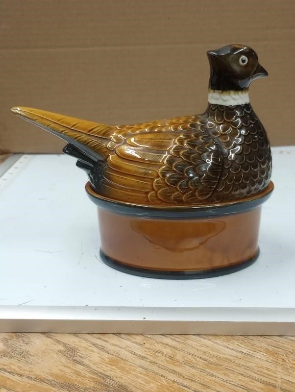 Secla Portugal Pottery pheasant bird on nest was