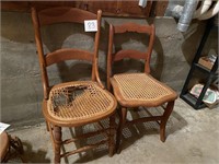 2 VINTAGE WOODEN CHAIRS