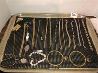 Lot of jewelry