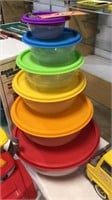 Plastic bowl storage set