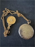 PHOTO LOCKET WITH MIRROR ON A CHAIN