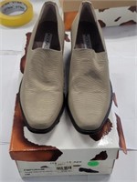 Donald J Pliner - (Size 7) Shoes