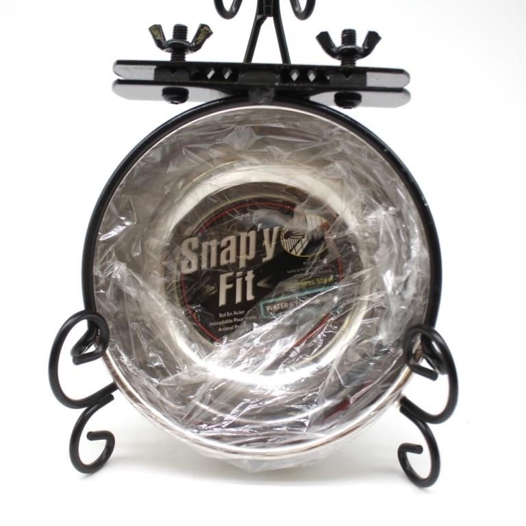 Snappy Fit Feeders (2) new