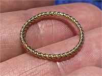 10K Gold thin ring (0.8-grams) sz 7.5