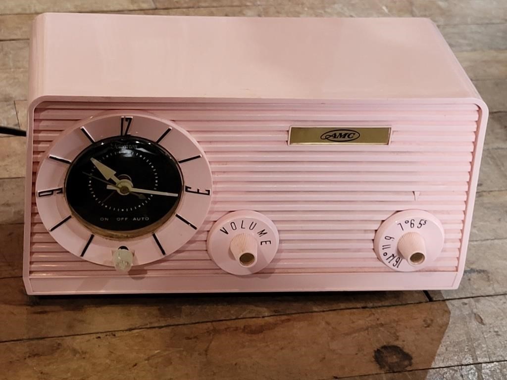 VTG Pink AMC AM/FM Radio - Note