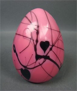 Fenton Pink Hanging Hearts Egg Paperweight