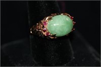 14kt Rose Gold Jade Ring flanked w/ 6 rubies 6.3 g