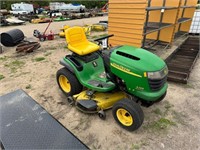 John Deere L120 Automatic lawn tractor