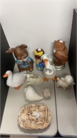 Assortment of ceramicware & (2) shells