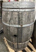 Very Large Wooden Barrel, Excellent Conditon!