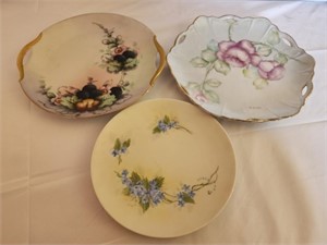 3 vintage decorative plates
