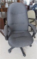 adjustable swivel office chair on rollers