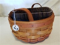1995 Round Longaberger Basket with liners