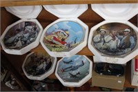 5 COLLECTOR PLATES - THREE STOOGES - FLINTSTONES -