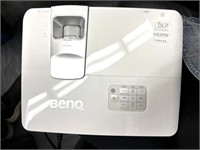 Benq Projector With Screen * Preowned