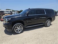 *2017 Chevy Suburban LT 4WD