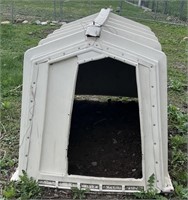 Calf shelter. Good used condition.