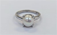 Lovely 10k Pearl Ring