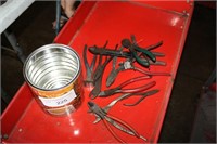 can of pliers