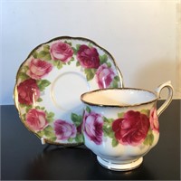 ROYAL ALBERT OLD ENGLISH ROSE TEACUP & SAUCER