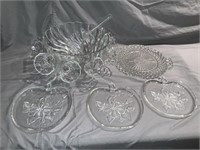 VTG Punch Bowl w/ (7) Cups, (3) Apple Snack