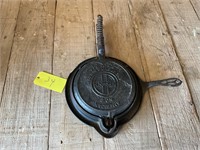 Vintage Griswold #8 314 waffle iron - cast iron