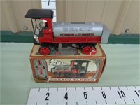 Mack 1910 Texaco Tanker w/Box