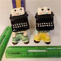 Japan anthropomorphic typewriter Salt&Pepper set