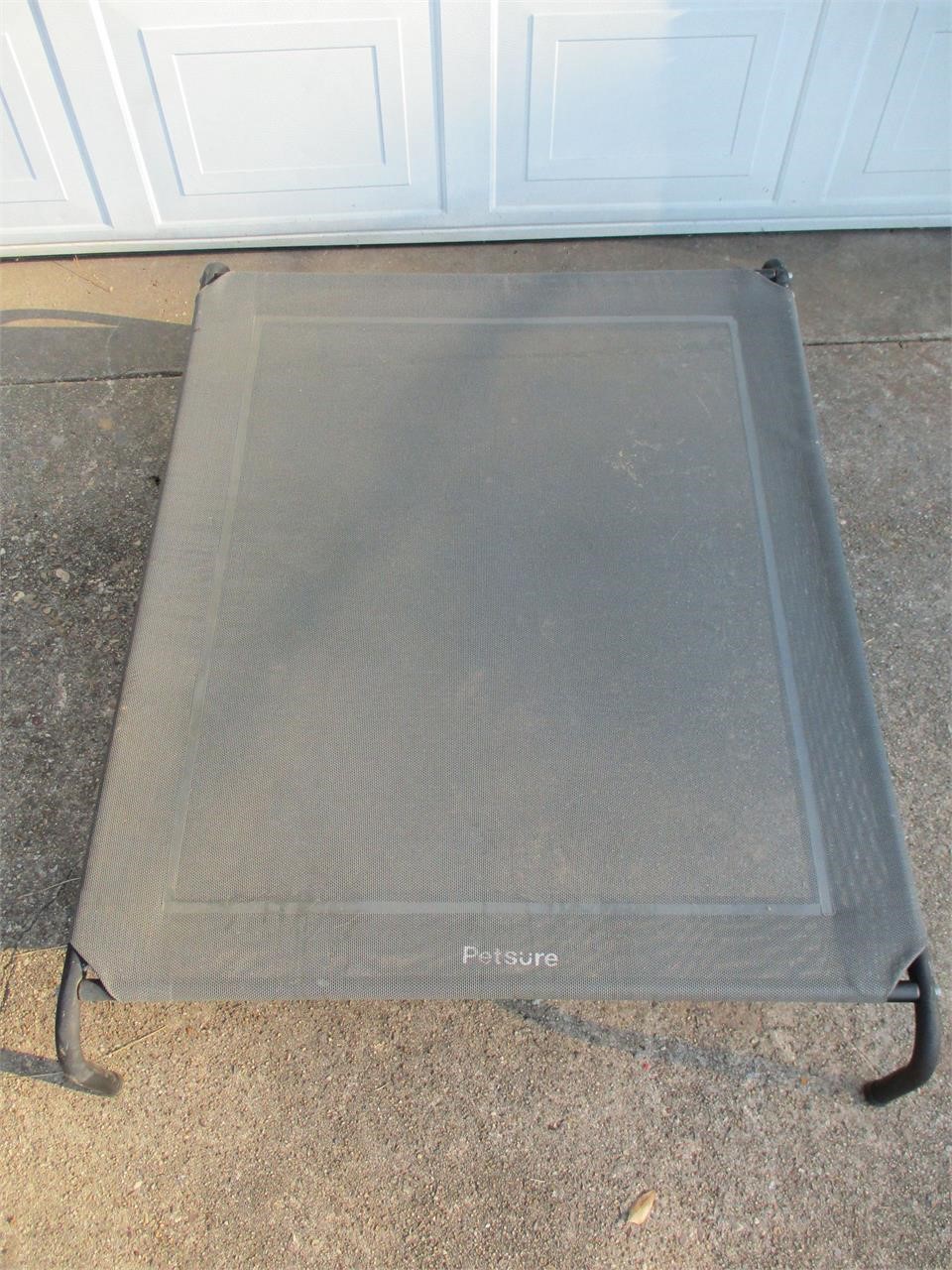 Bedsure Elevated Raised Cooling Bed for Large Dogs