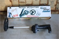 Bounty Hunter Junior Metal Detector w/ Box