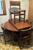 Walnut Dining Table w/ 4 Chairs & 2 Leaves