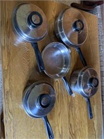 Matching cookware, no name, black & silver round