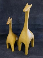 Mama & Baby Giraffe Figurines