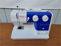 SINGER Sewing Machine M/N E99670