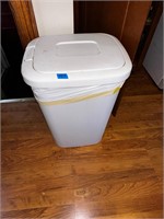 Kitchen Trash Can