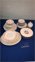 Box lot of plates and tea cups