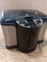 Oster 4 L Cool Zone Deep Fryer. Electric