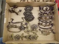 Cast brass dresser drawer pulls - 4 oval floret