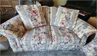 Floral Love Seat - Nice Condition